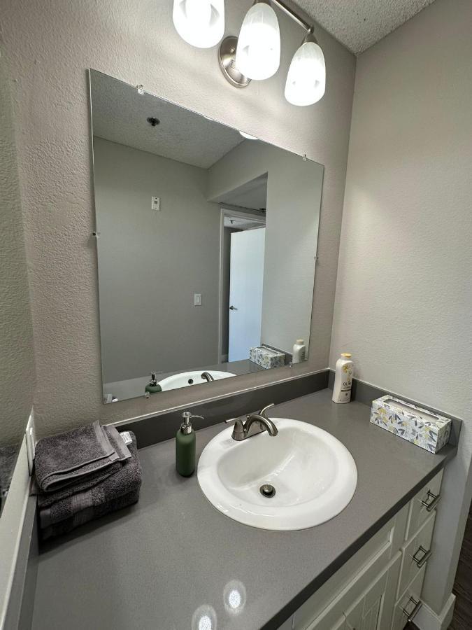 Universal Studios 8 Min Drive Two Bedroom Apartment With Free Parking Los Angeles Extérieur photo